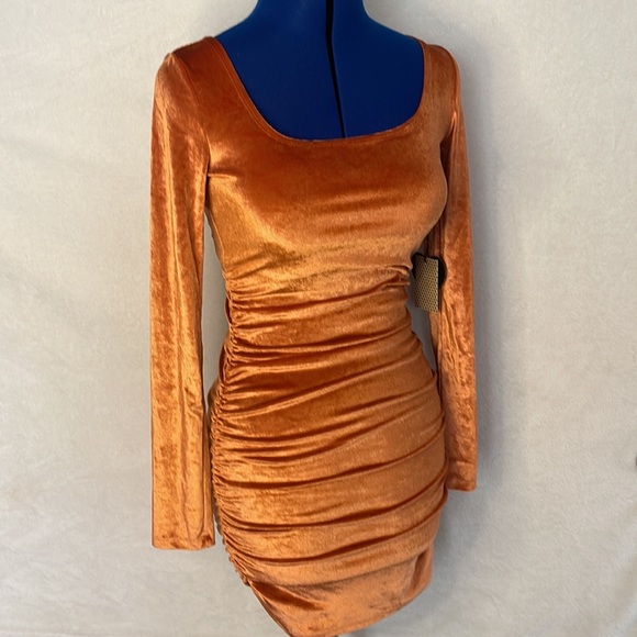 Velvet long sleeve ruched dress, burnt orange color, sz medium. - Picture 1 of 3